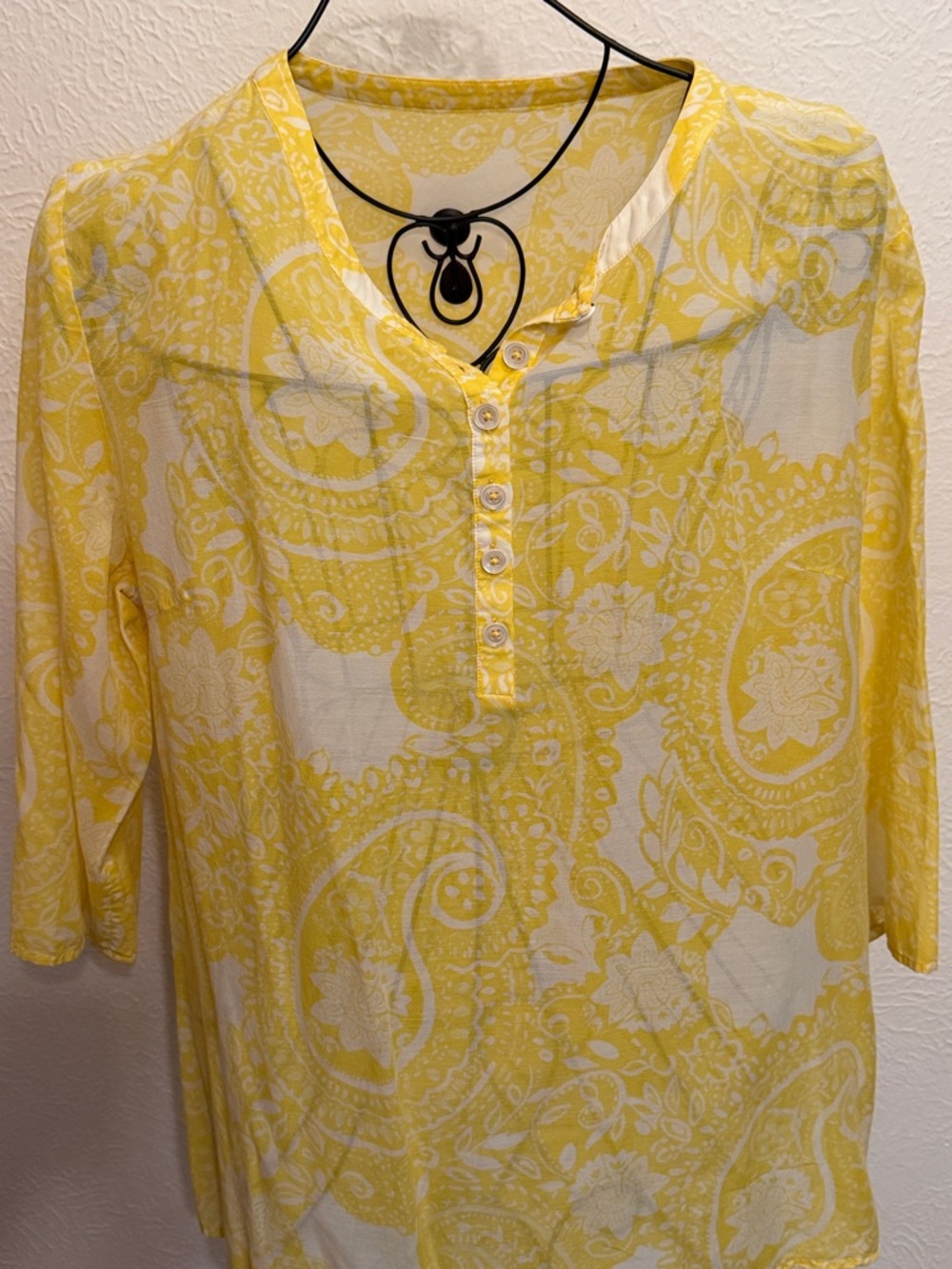🐣🐣🐣BOGOHO🐣🐣🐣Women’s Yellow Paisley Henley Top - Picture 2 of 9
